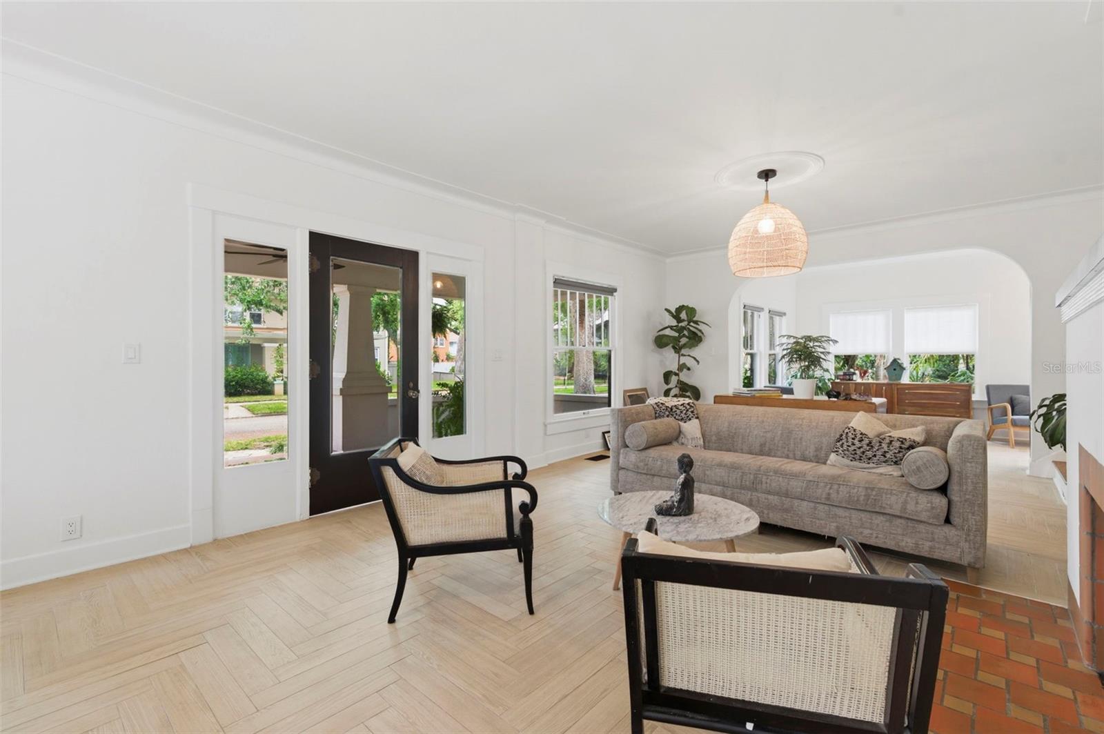 Image 10 of 85 For 816 16th Avenue Ne