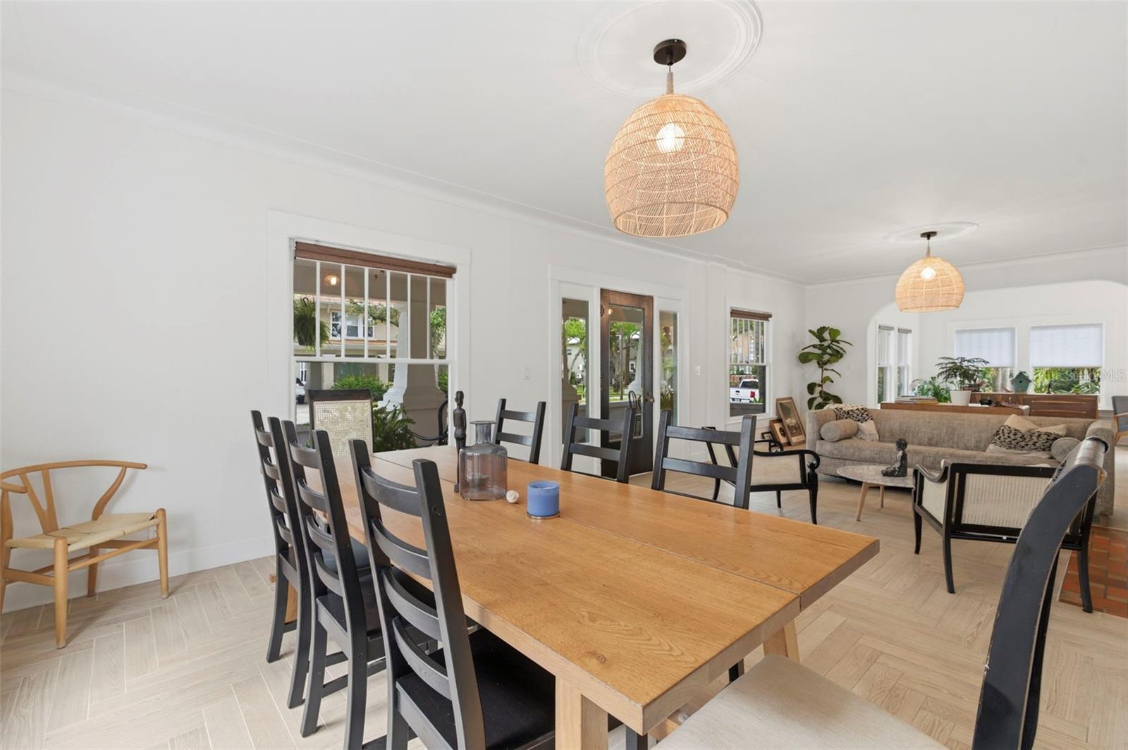 Image 11 of 85 For 816 16th Avenue Ne