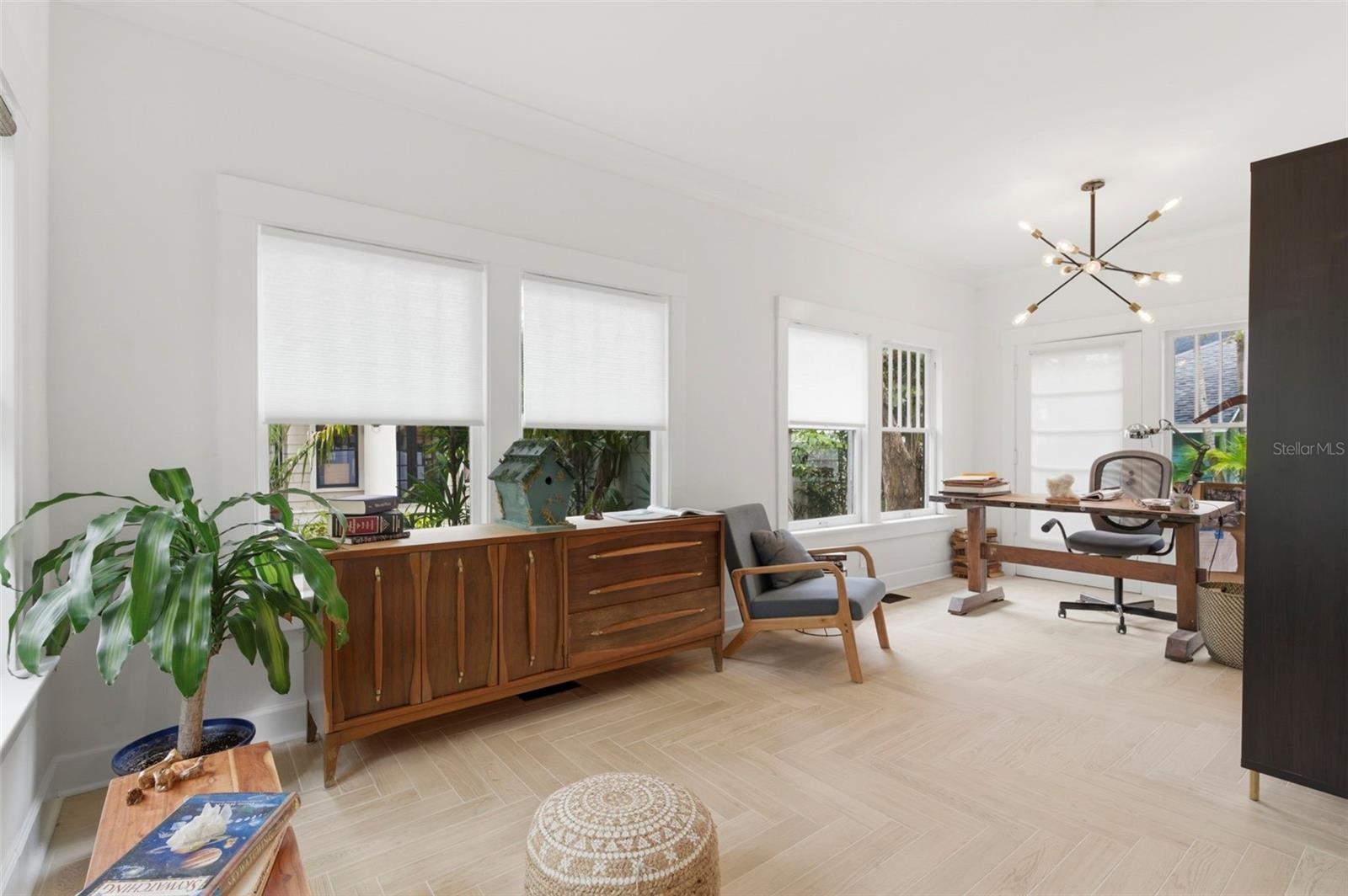 Image 14 of 85 For 816 16th Avenue Ne