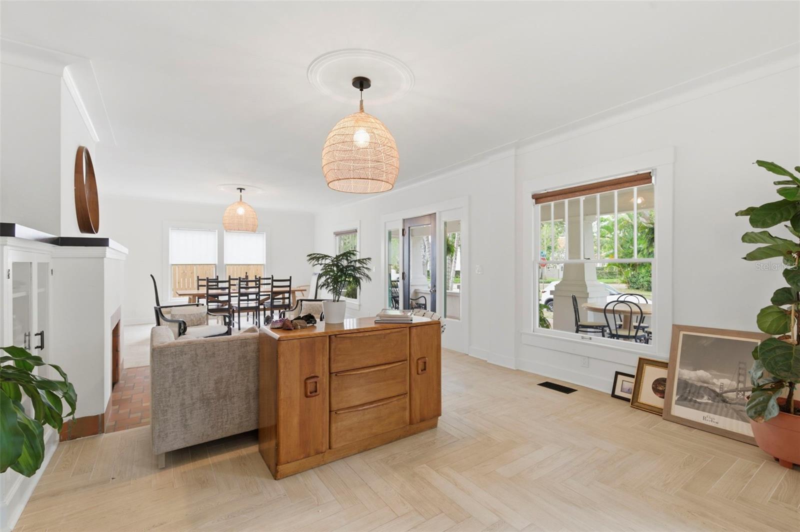 Image 18 of 85 For 816 16th Avenue Ne