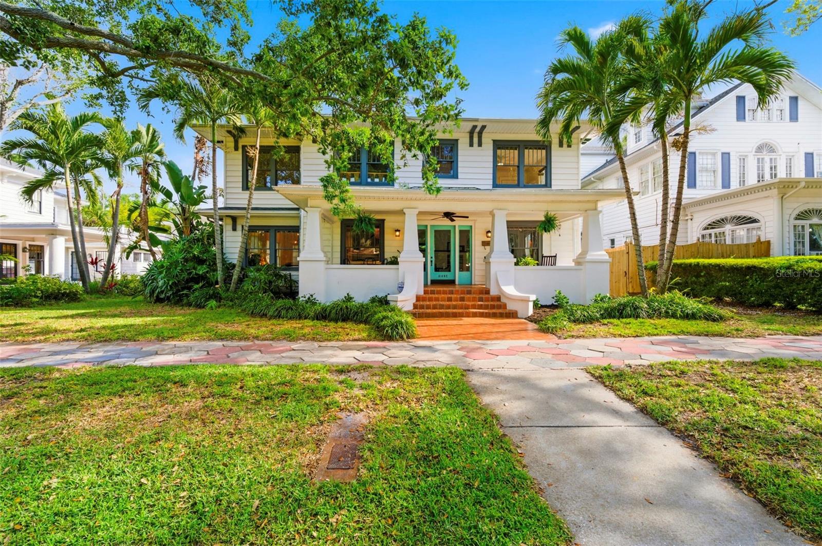 Image 2 of 85 For 816 16th Avenue Ne