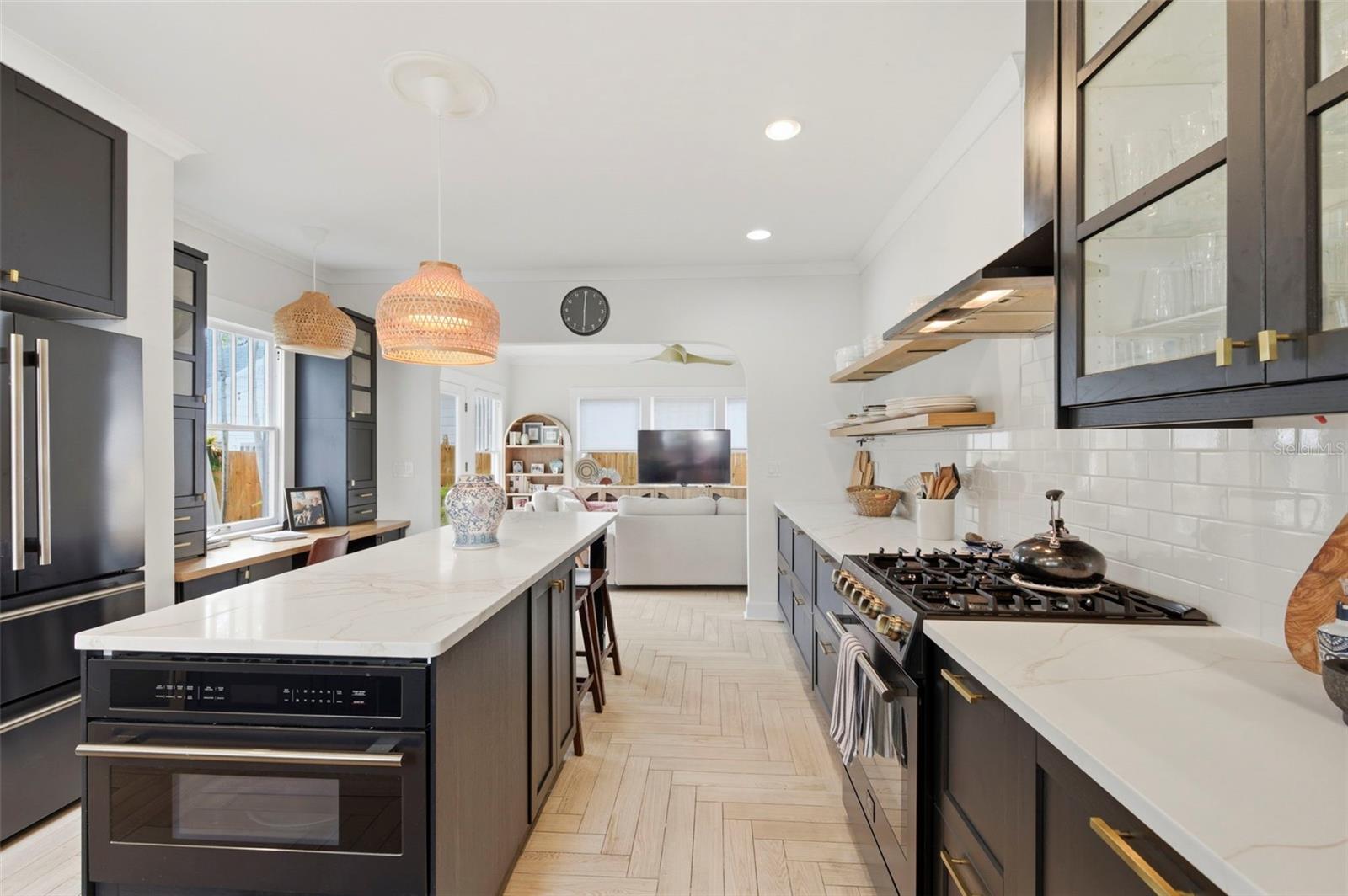 Image 22 of 85 For 816 16th Avenue Ne