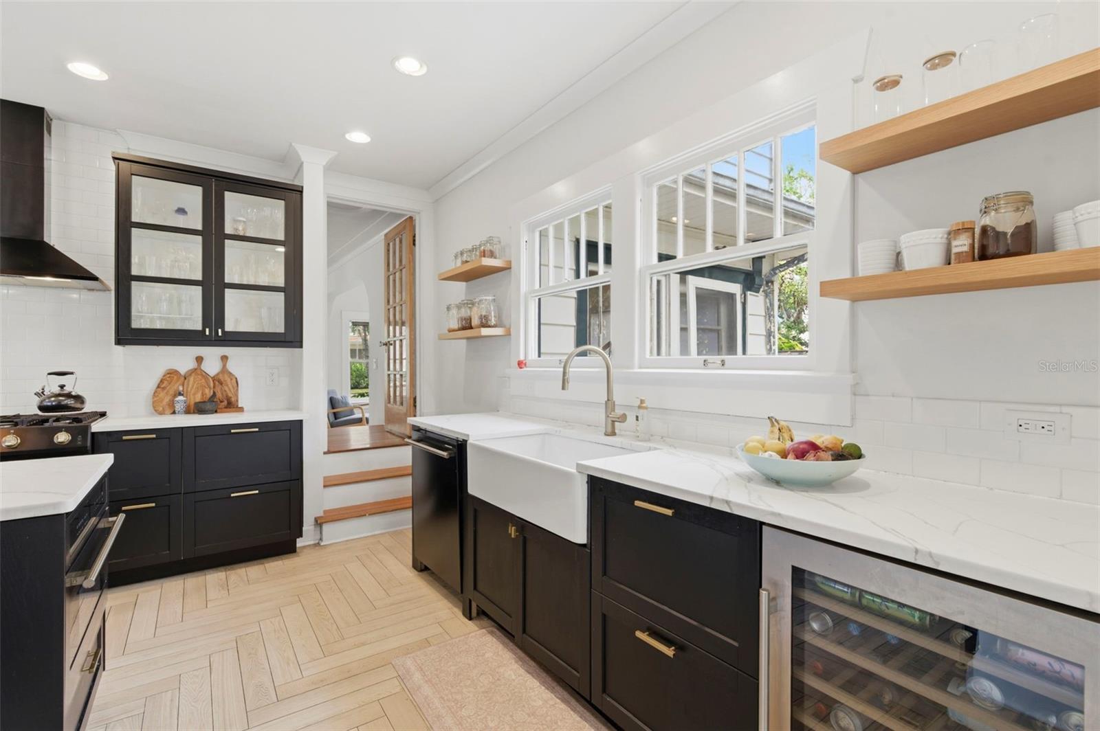 Image 23 of 85 For 816 16th Avenue Ne