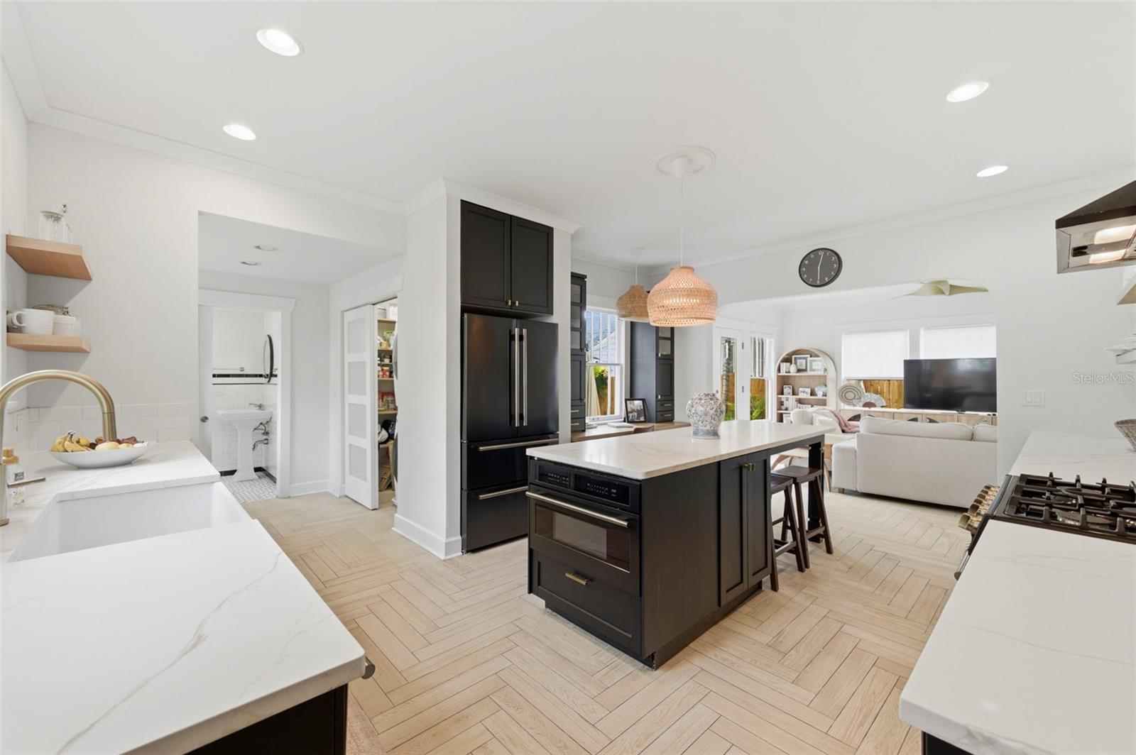 Image 24 of 85 For 816 16th Avenue Ne