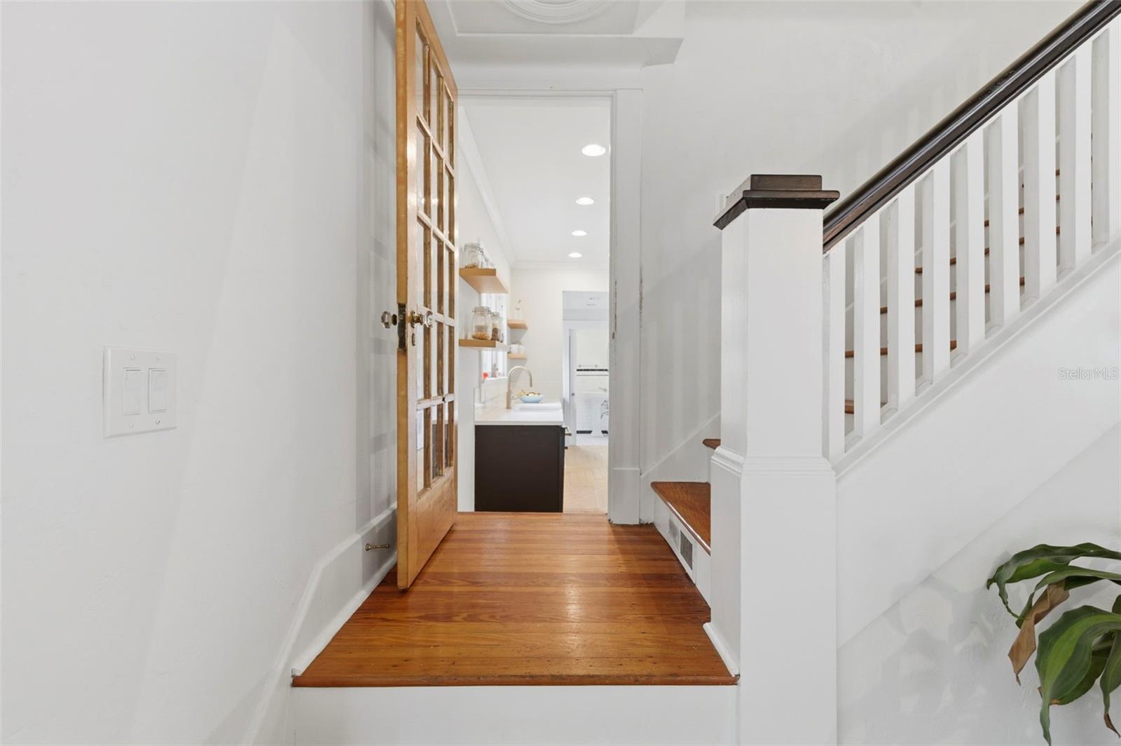 Image 30 of 85 For 816 16th Avenue Ne