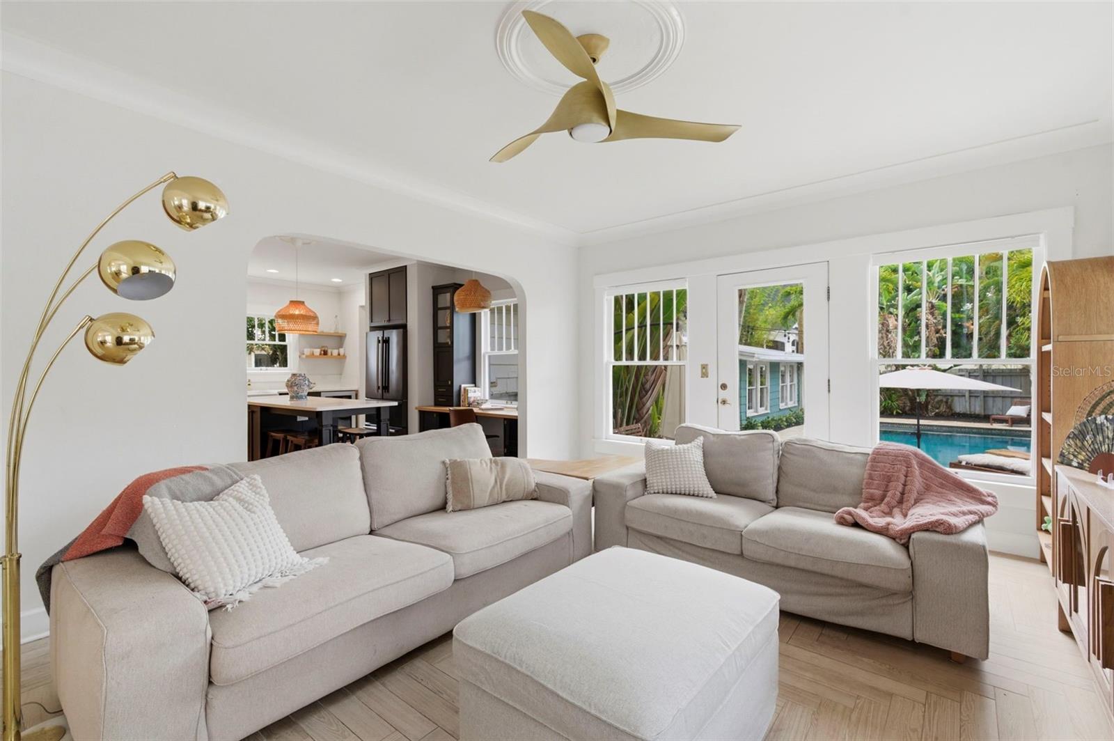 Image 33 of 85 For 816 16th Avenue Ne