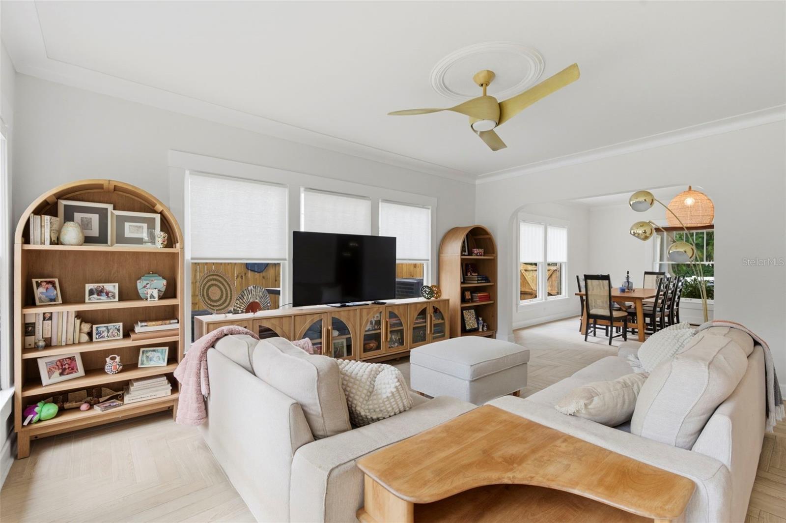 Image 34 of 85 For 816 16th Avenue Ne