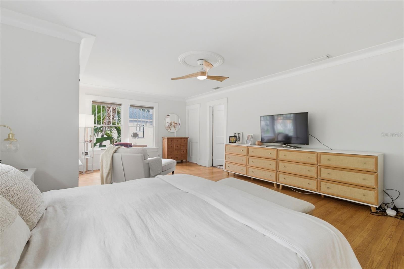 Image 39 of 85 For 816 16th Avenue Ne