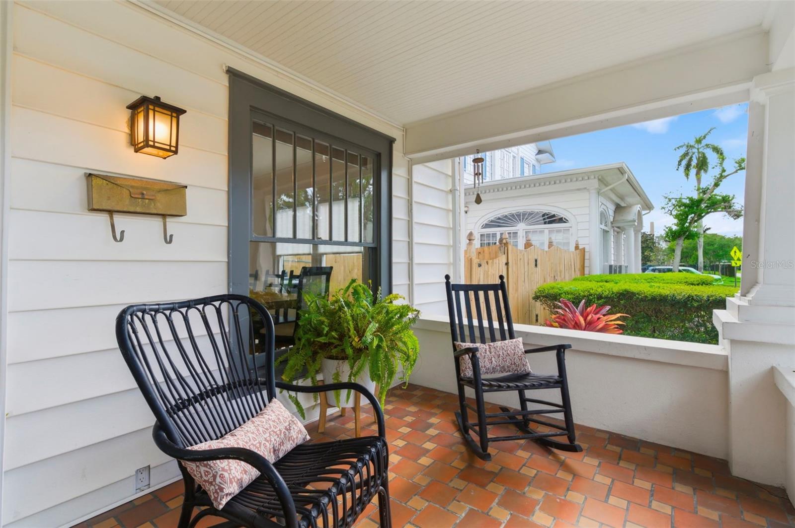 Image 4 of 85 For 816 16th Avenue Ne