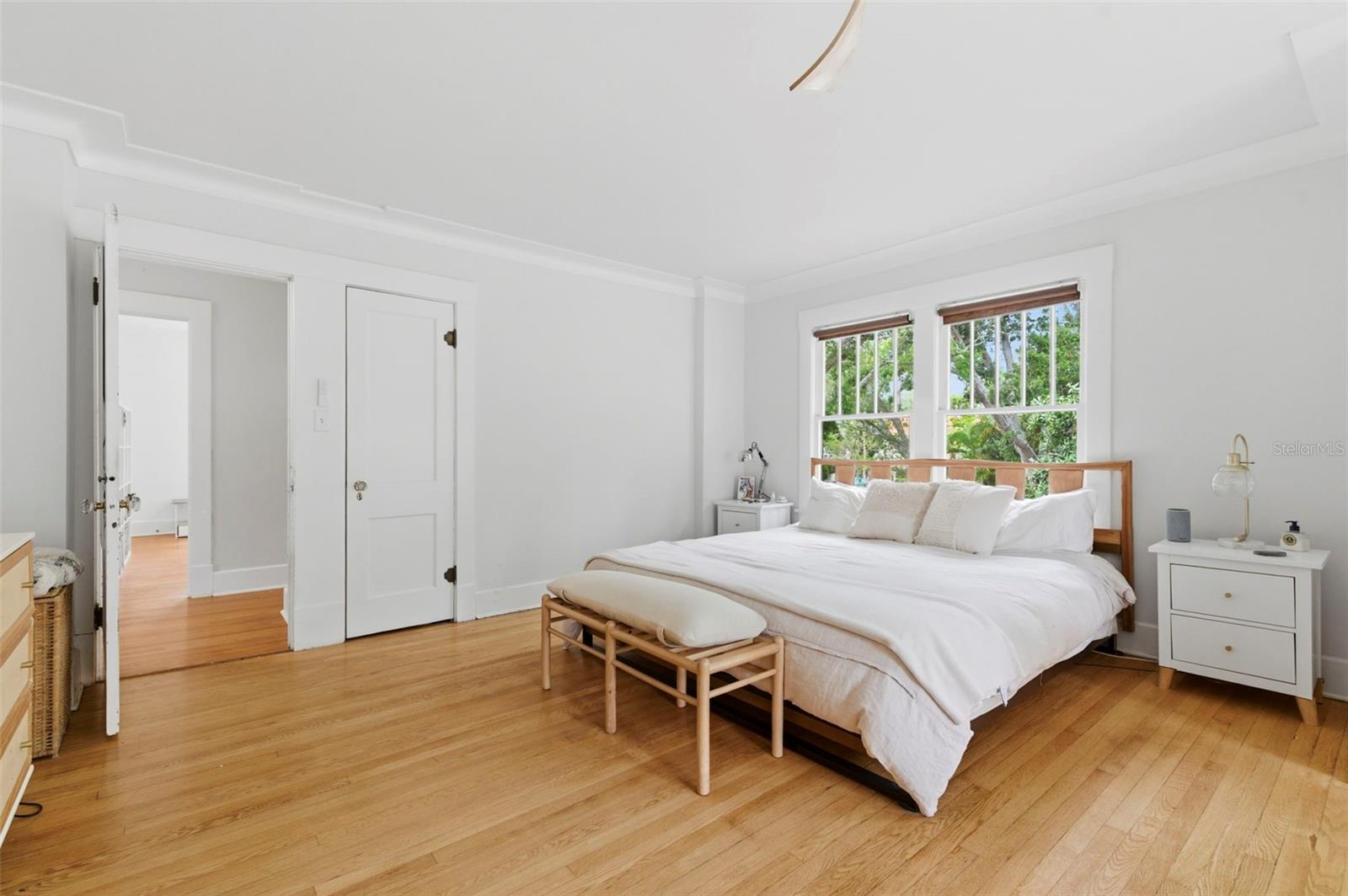 Image 41 of 85 For 816 16th Avenue Ne