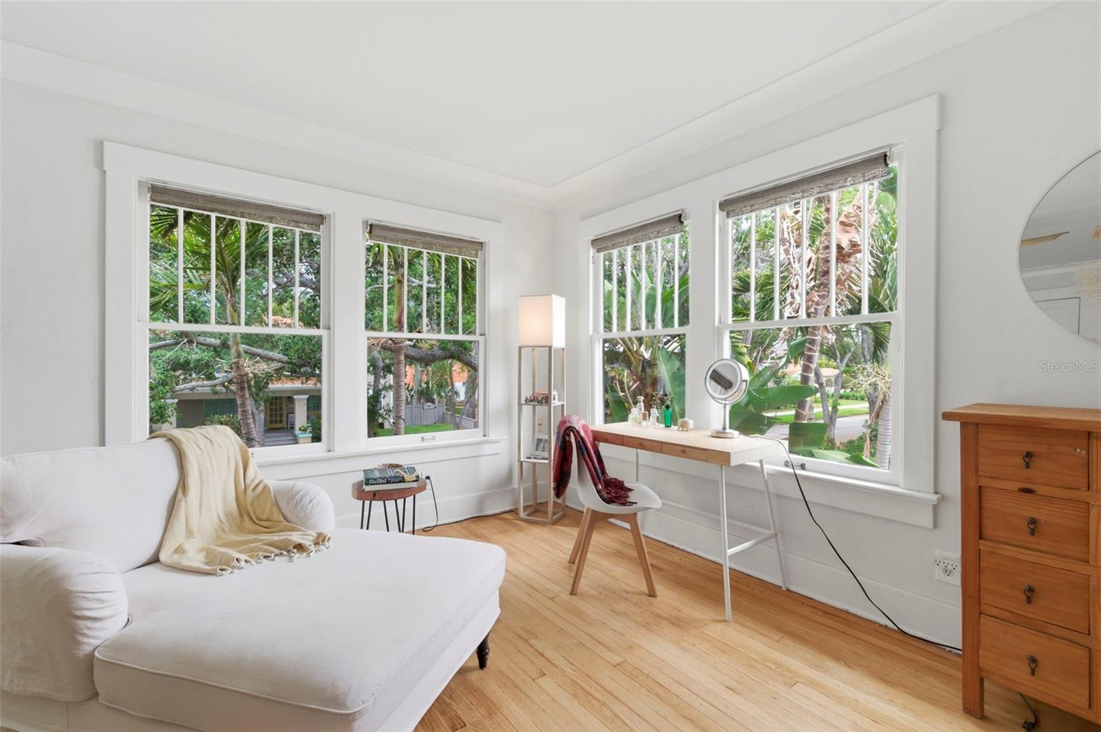 Image 42 of 85 For 816 16th Avenue Ne