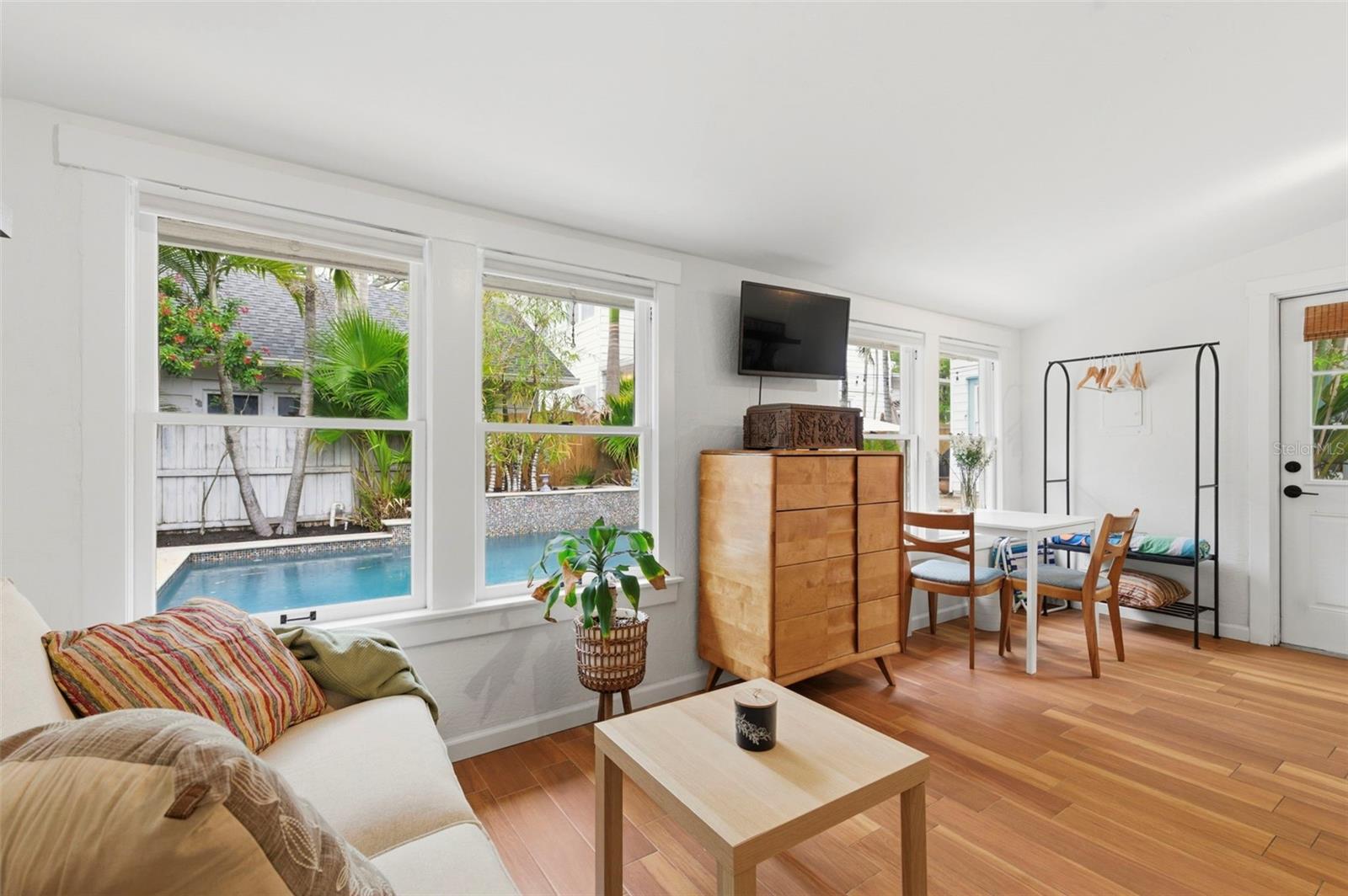 Image 70 of 85 For 816 16th Avenue Ne