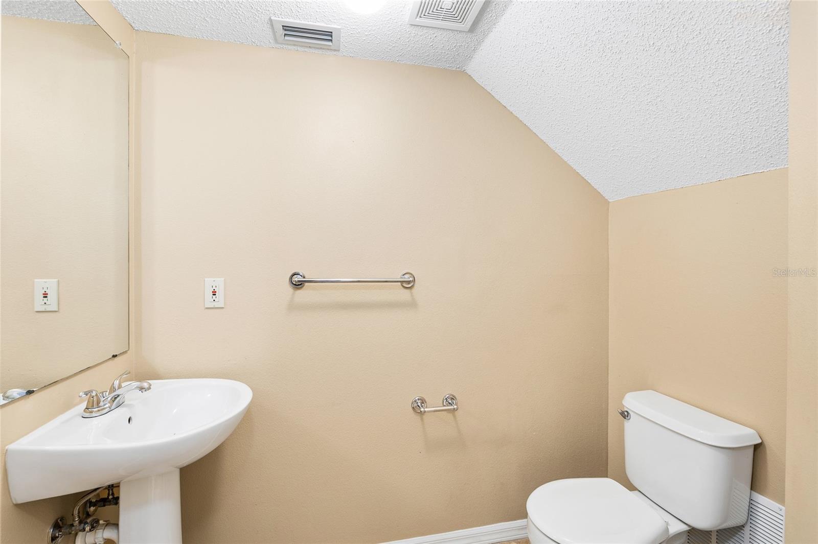 Image 12 of 29 For 539 Kensington Lake Circle