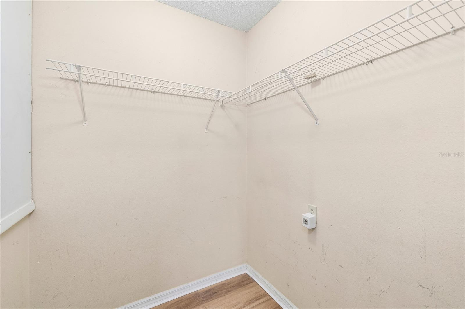 Image 17 of 29 For 539 Kensington Lake Circle