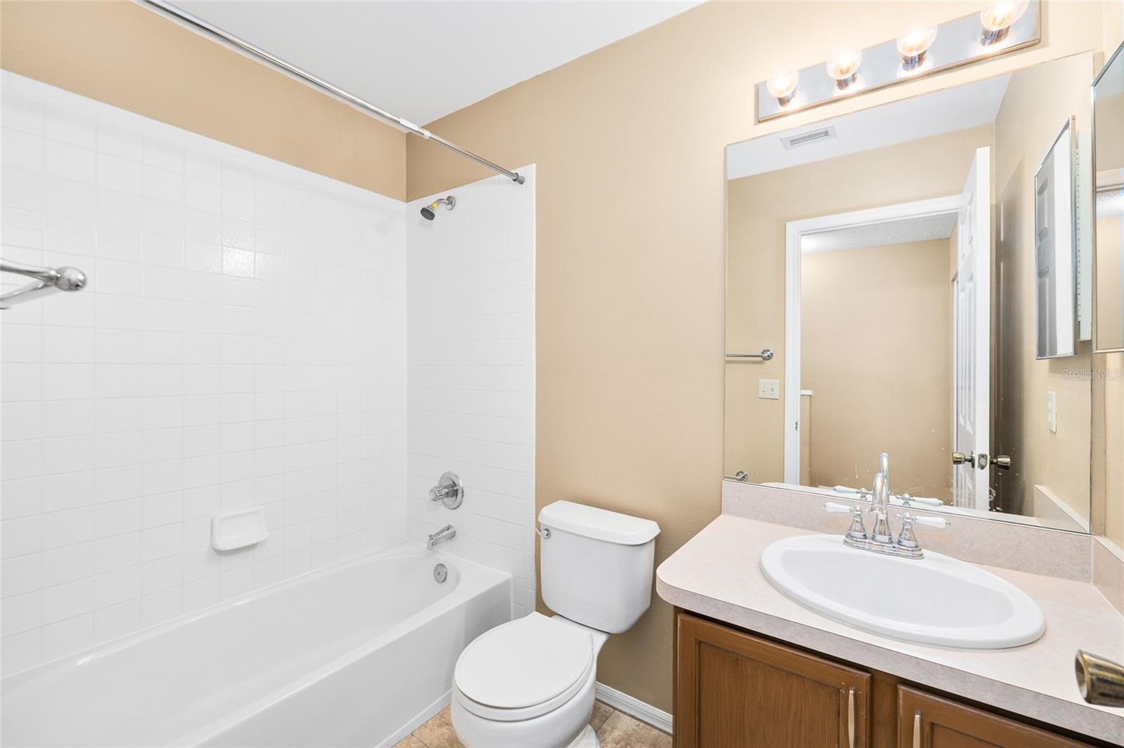 Image 20 of 29 For 539 Kensington Lake Circle