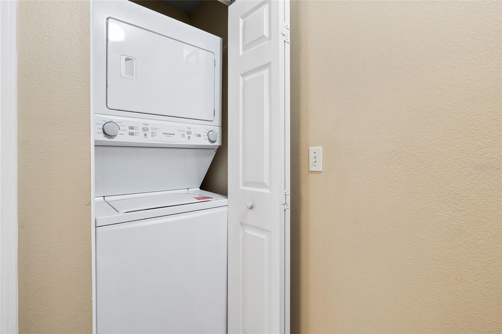 Image 21 of 29 For 539 Kensington Lake Circle