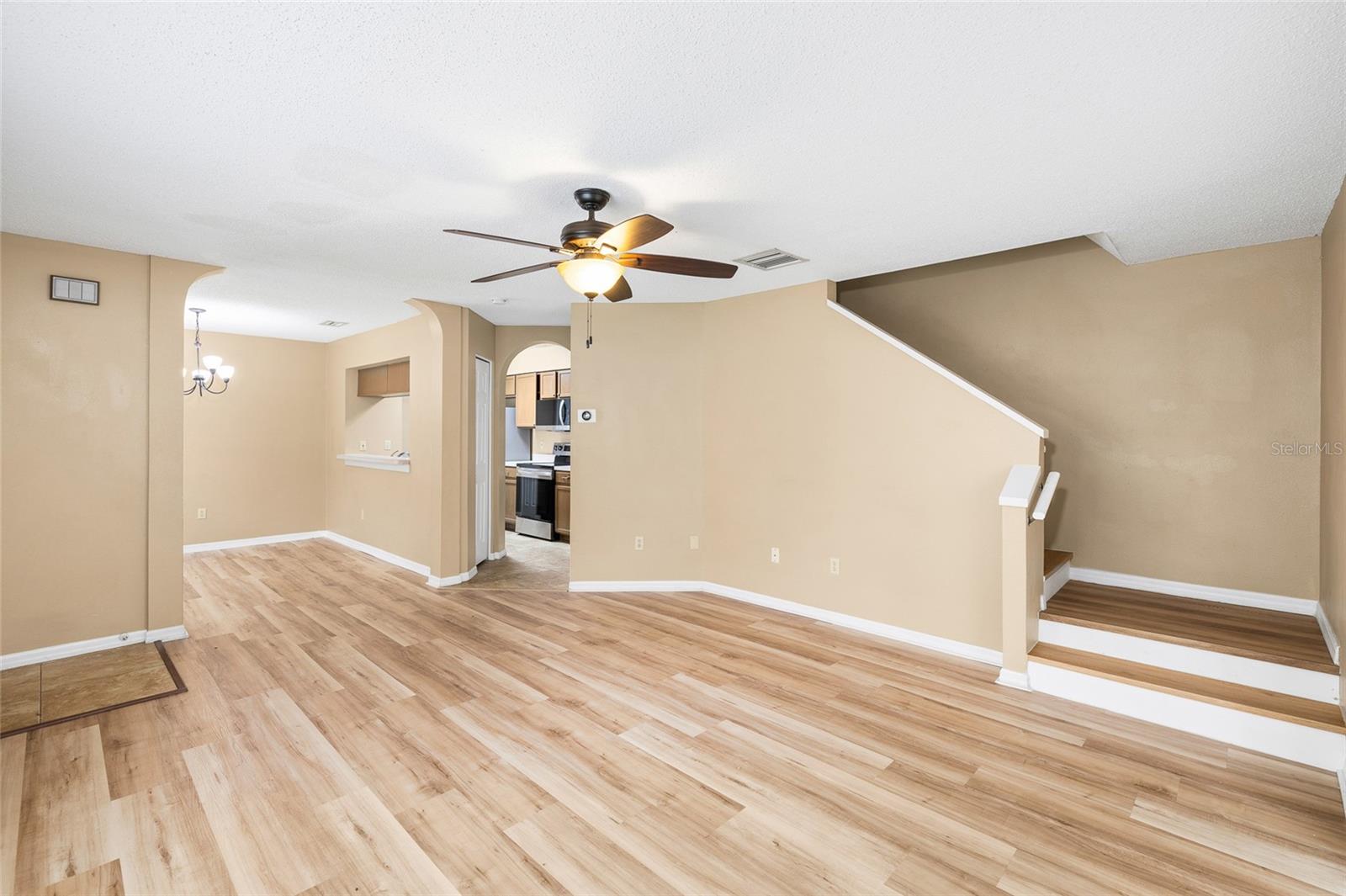 Image 6 of 29 For 539 Kensington Lake Circle