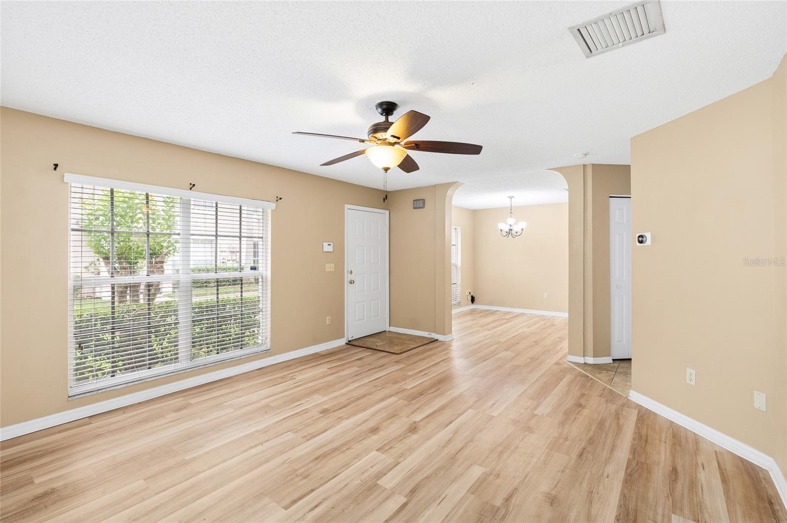 Image 7 of 29 For 539 Kensington Lake Circle