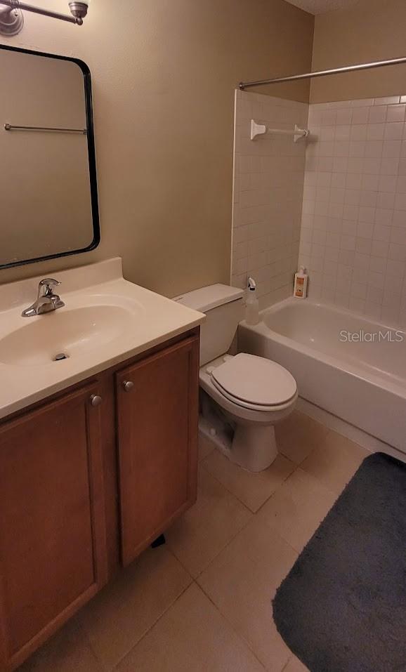 Listing photo id 9 for 302 Lake Parsons Green 102