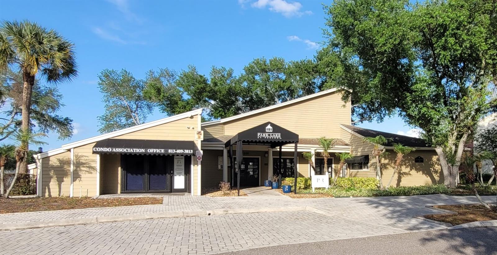 Listing photo id 14 for 302 Lake Parsons Green 102