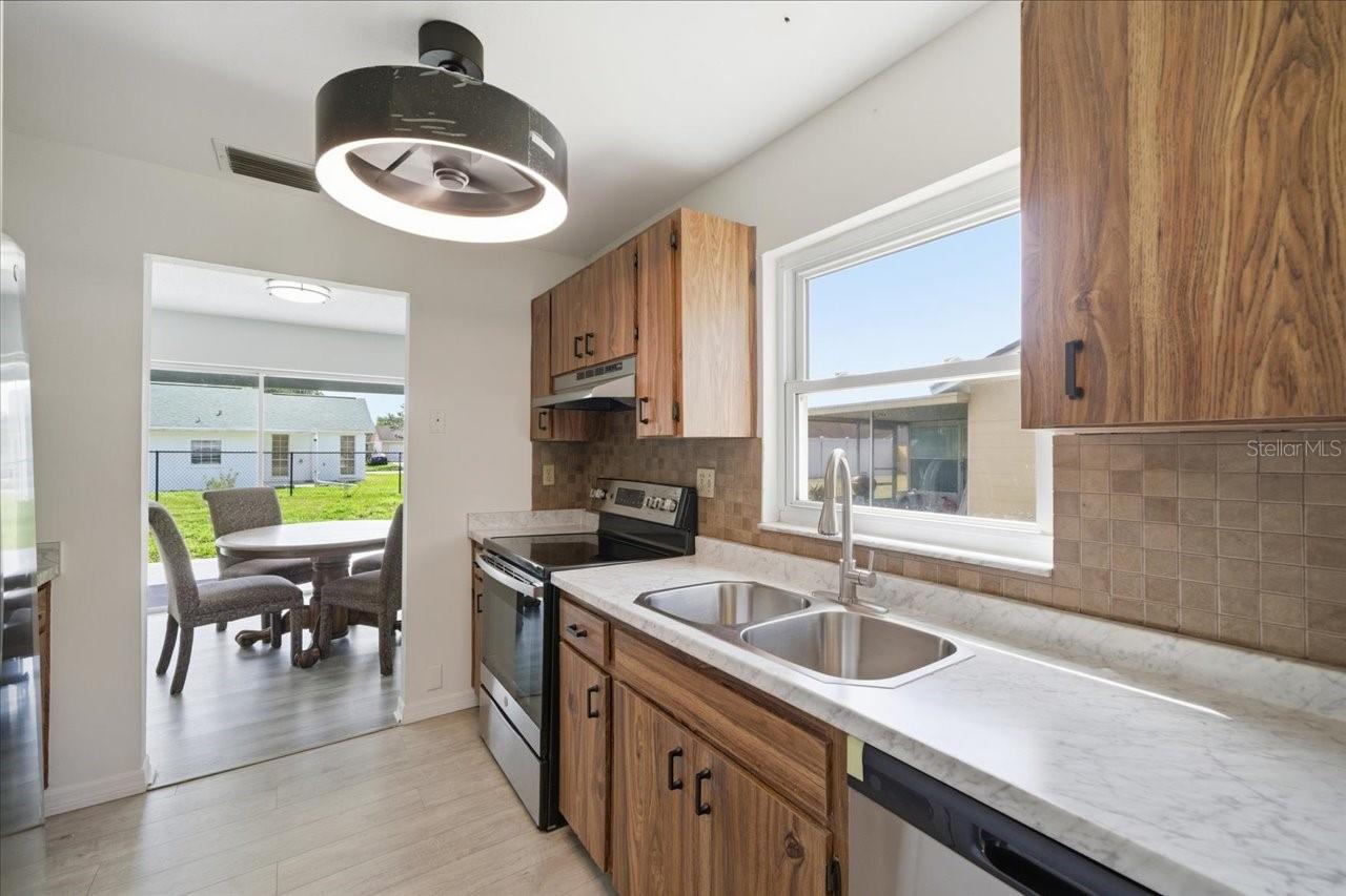 Image 10 of 42 For 3142 Loomis Drive