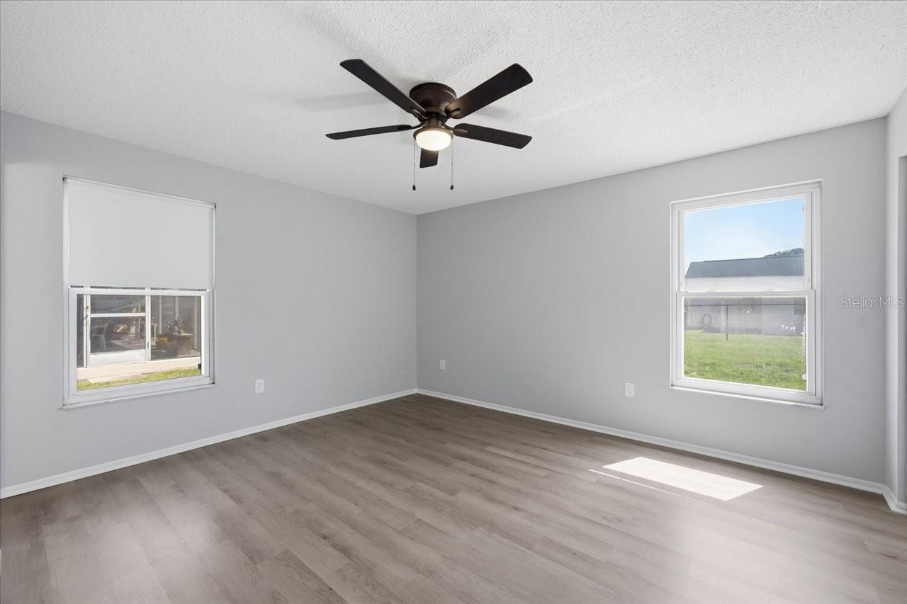 Image 17 of 42 For 3142 Loomis Drive