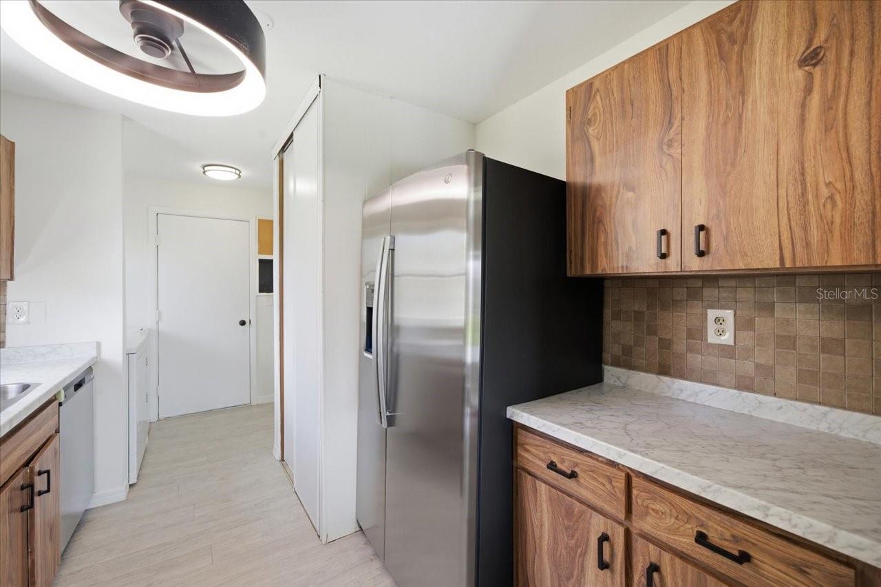 Image 7 of 42 For 3142 Loomis Drive