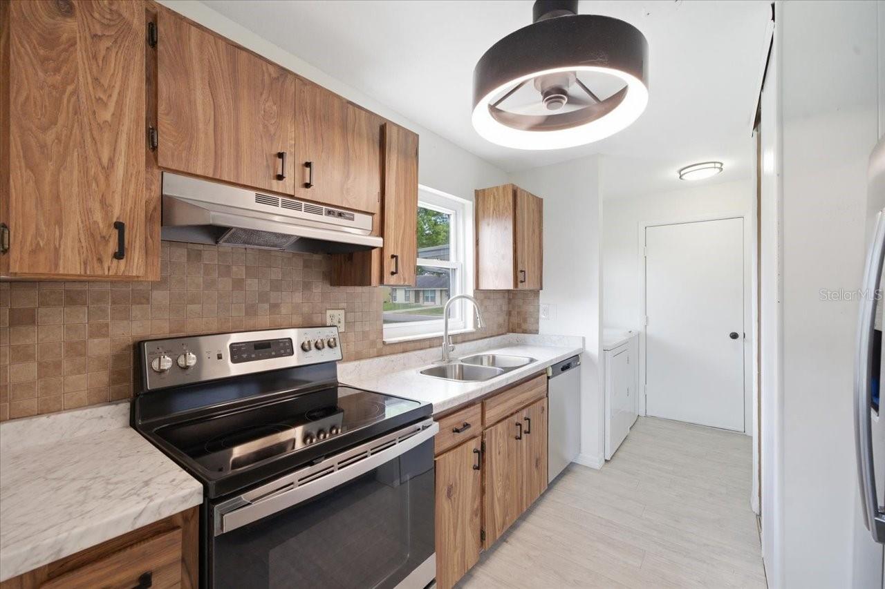 Image 8 of 42 For 3142 Loomis Drive