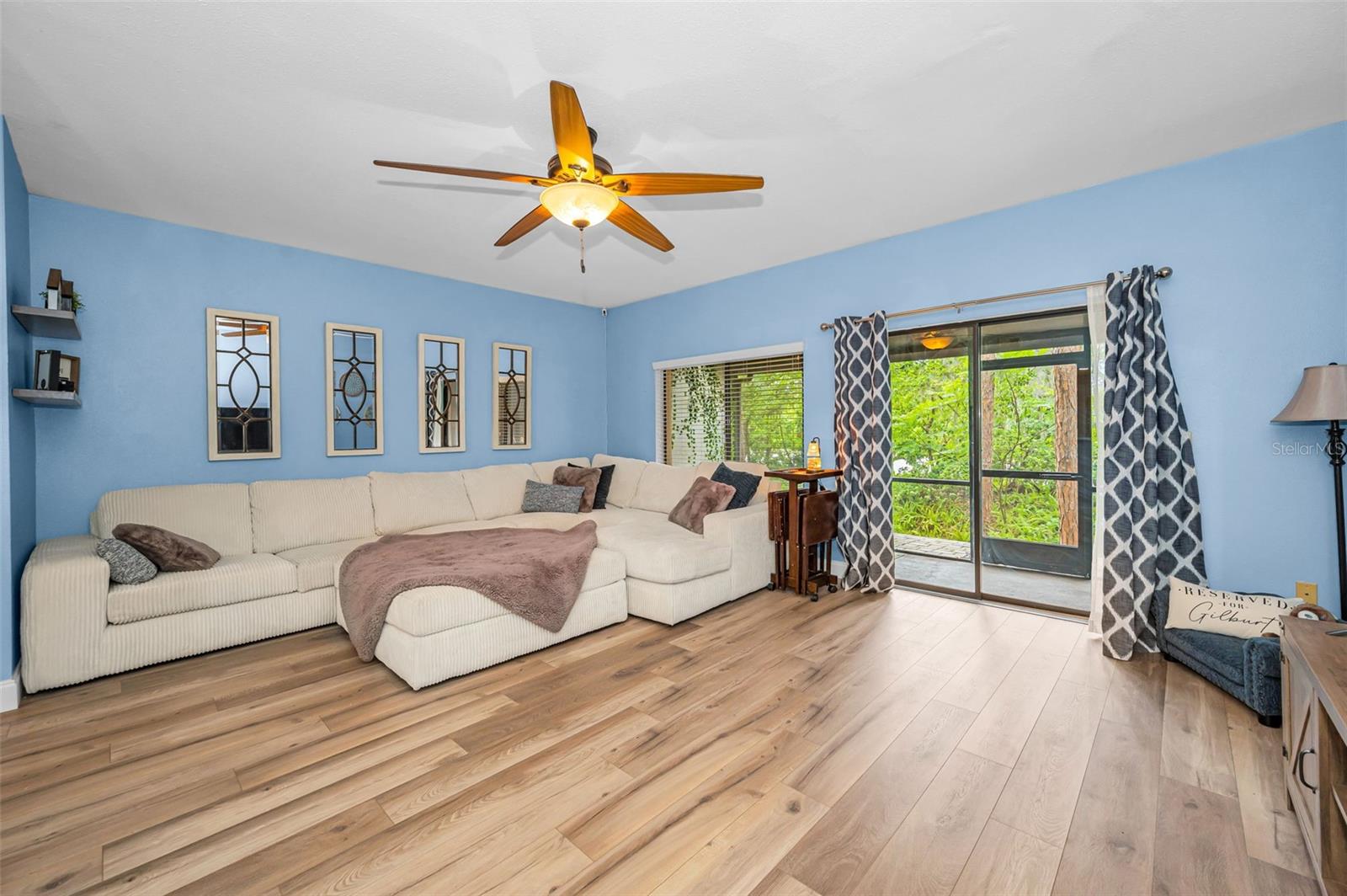 Image 16 of 55 For 3460 Countryside Boulevard 44