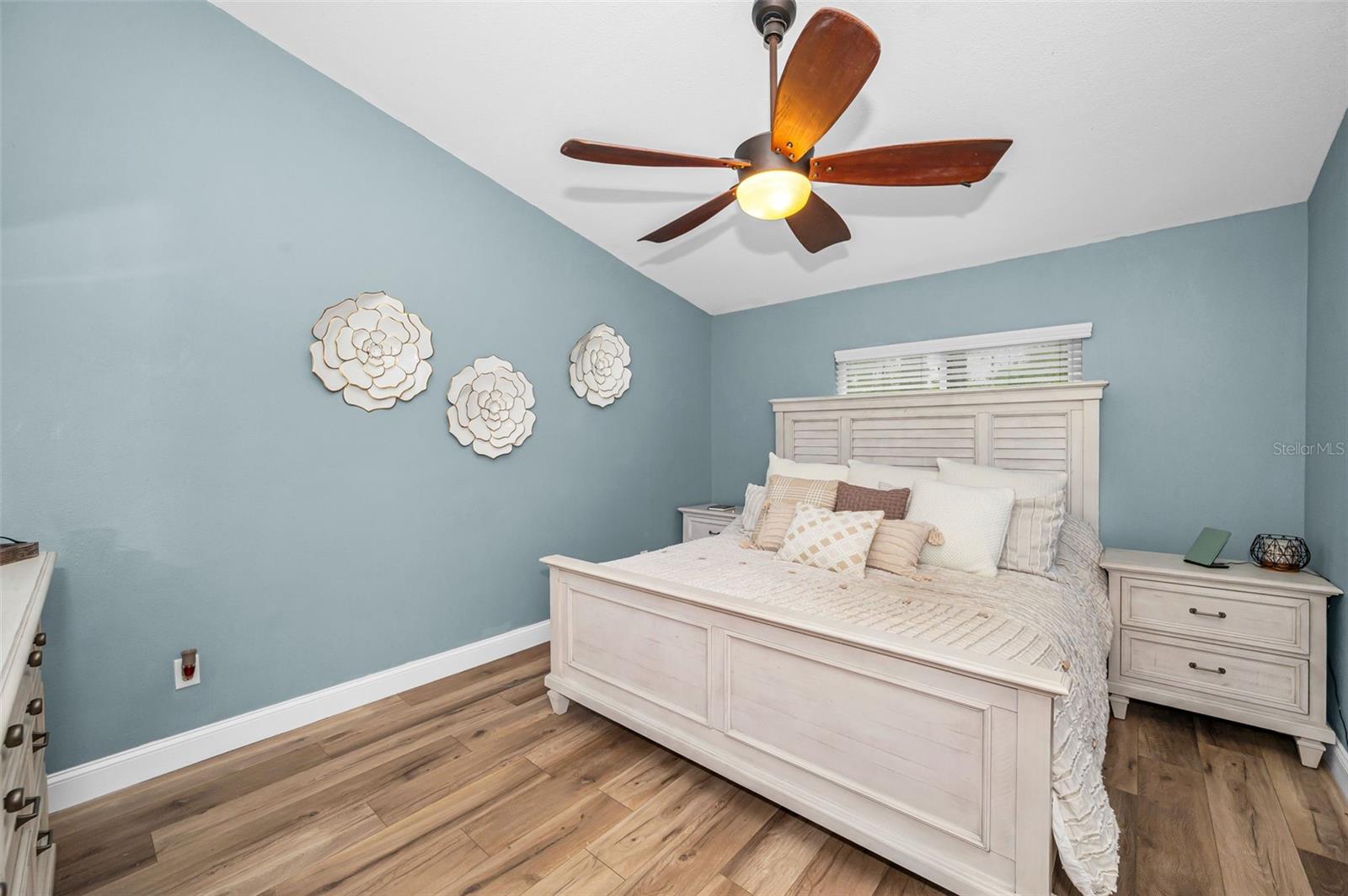 Image 19 of 55 For 3460 Countryside Boulevard 44