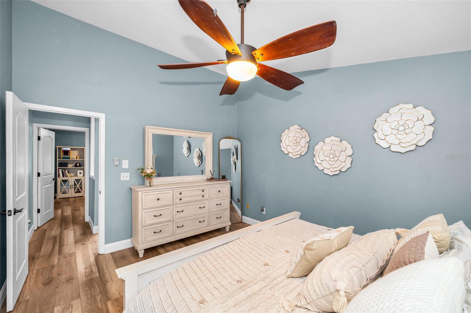 Image 20 of 55 For 3460 Countryside Boulevard 44