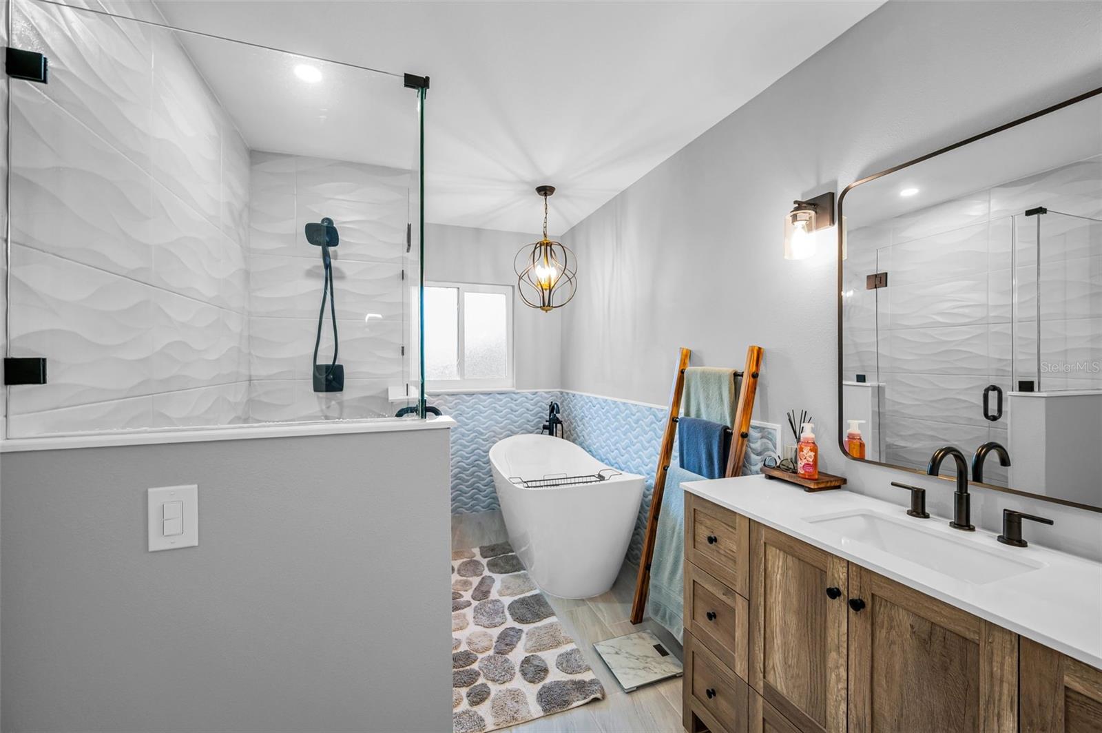 Image 24 of 55 For 3460 Countryside Boulevard 44