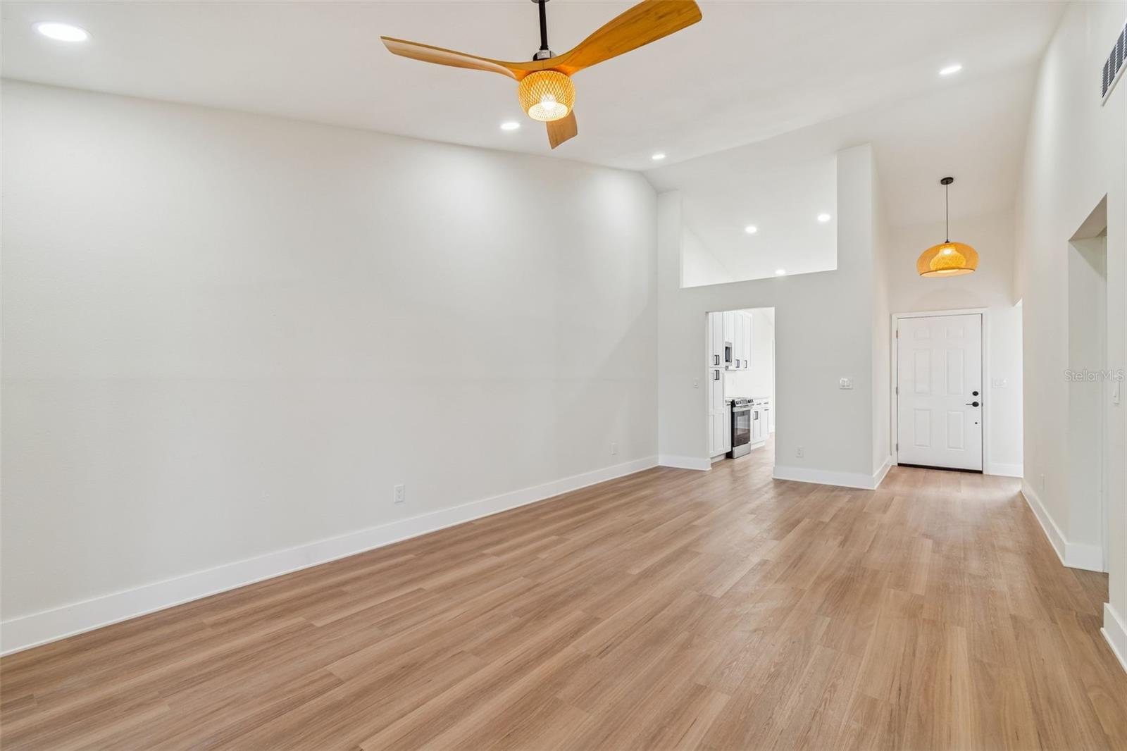 Image 12 of 50 For 115 Steeplechase Lane