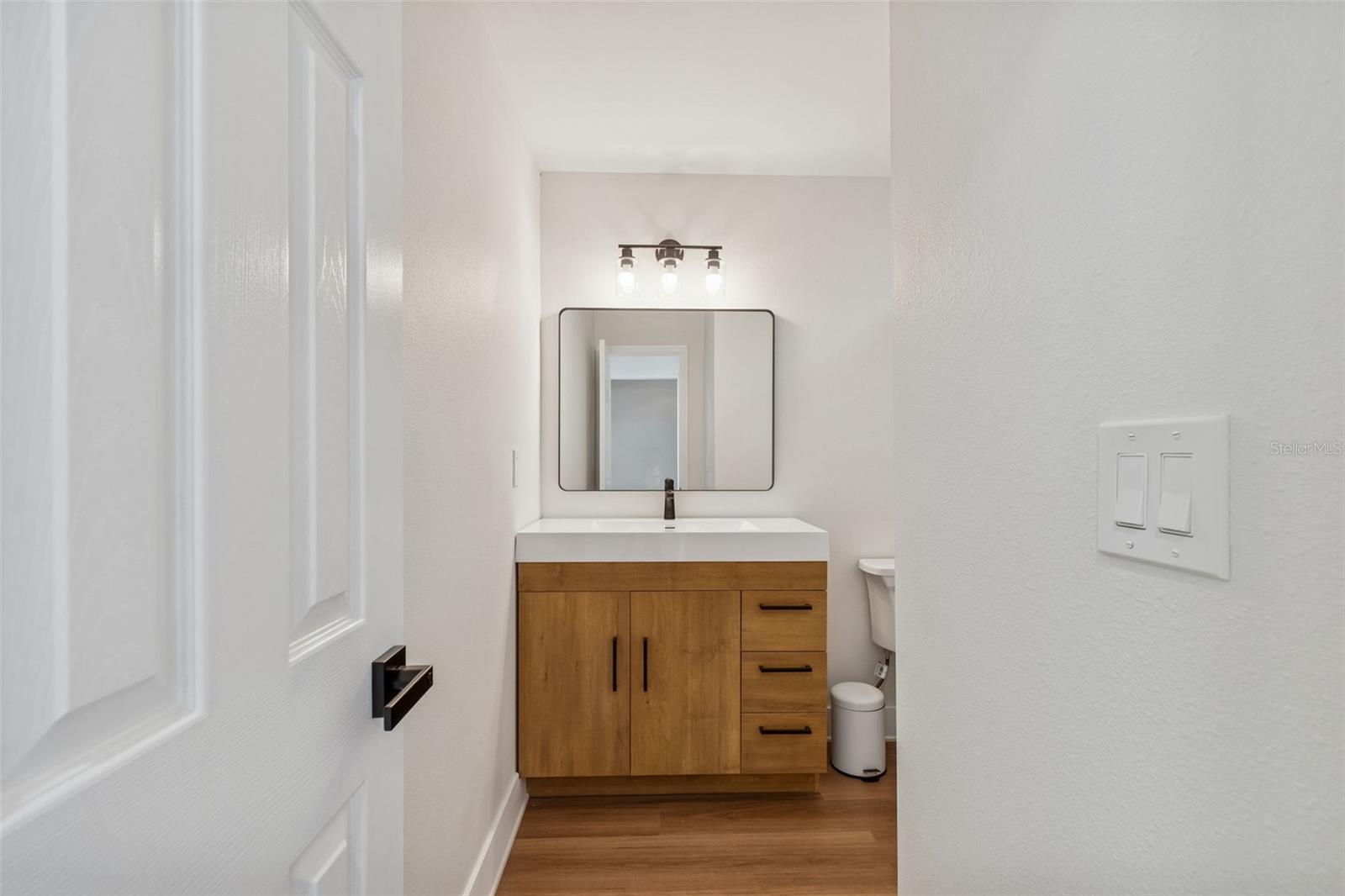 Image 30 of 50 For 115 Steeplechase Lane