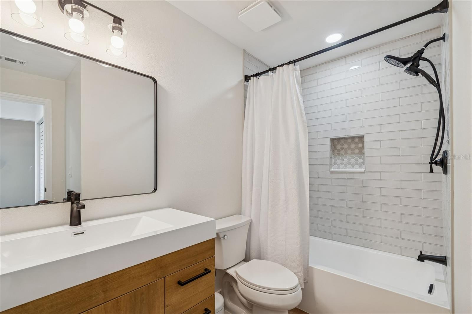 Image 31 of 50 For 115 Steeplechase Lane