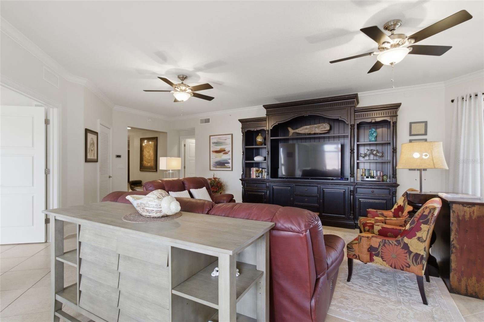 Image 10 of 59 For 11 Baymont Street 608