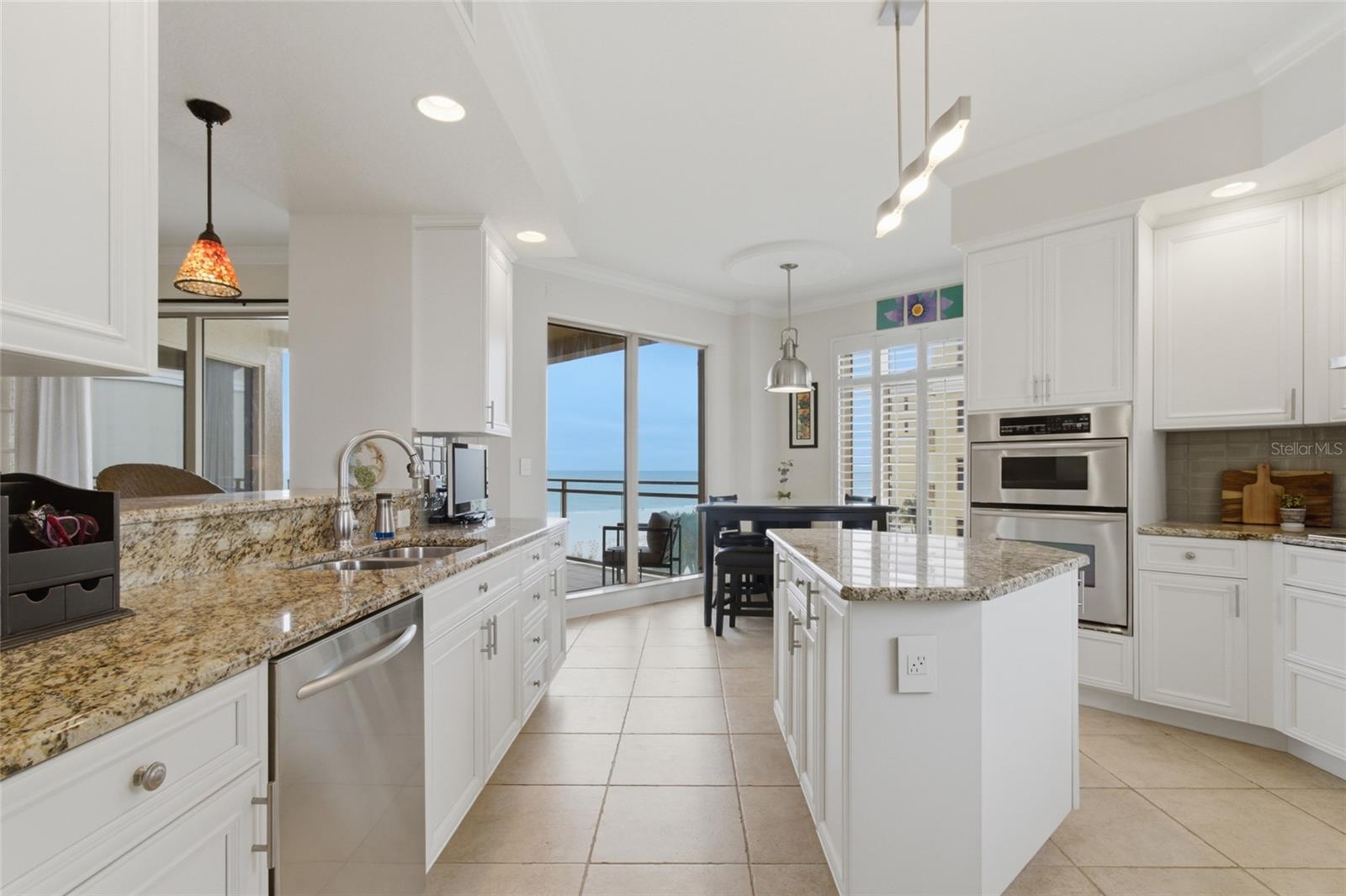 Image 17 of 59 For 11 Baymont Street 608