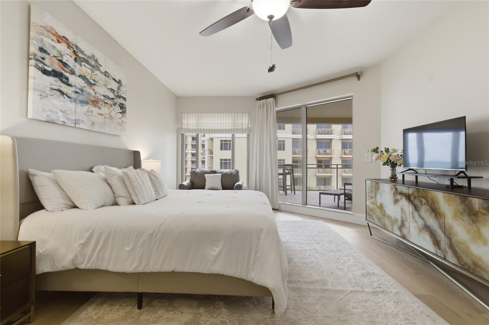 Image 23 of 59 For 11 Baymont Street 608