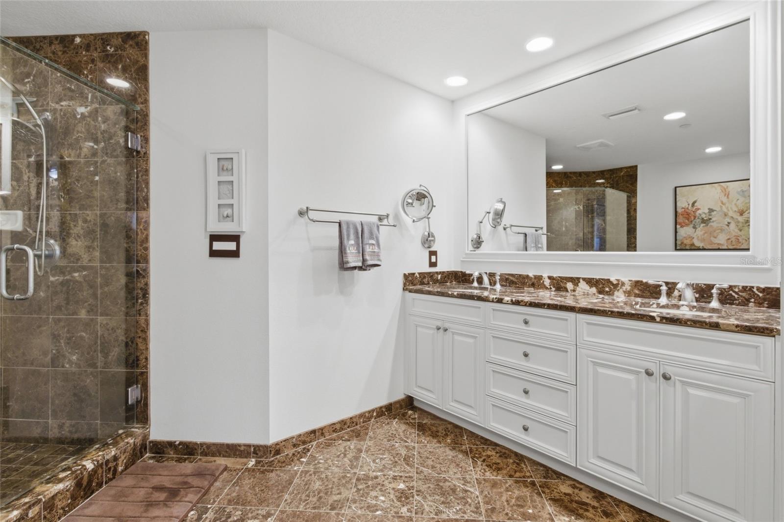 Image 30 of 59 For 11 Baymont Street 608