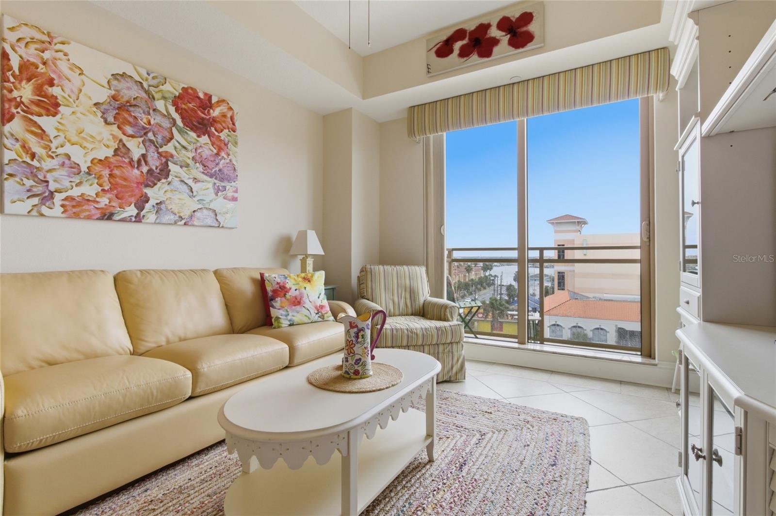 Image 37 of 59 For 11 Baymont Street 608