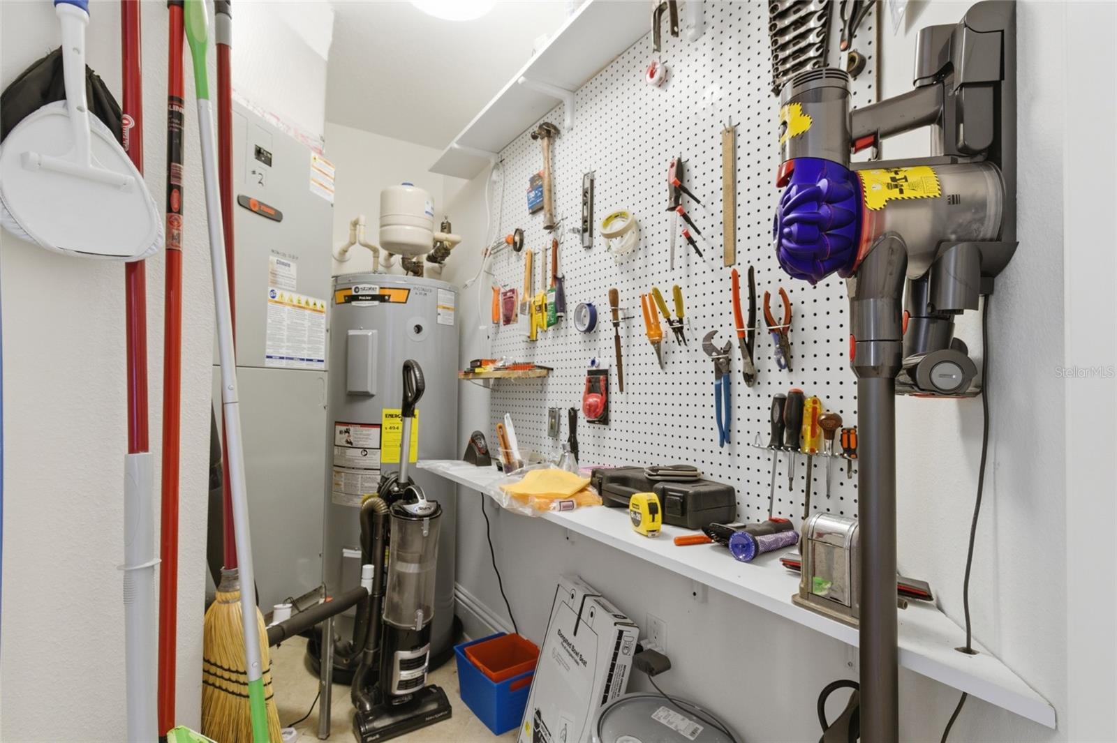 Image 45 of 59 For 11 Baymont Street 608