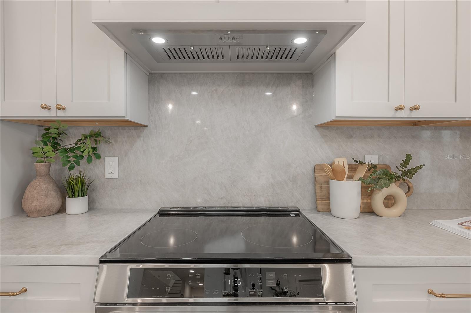 Image 11 of 48 For 471 Davis Boulevard