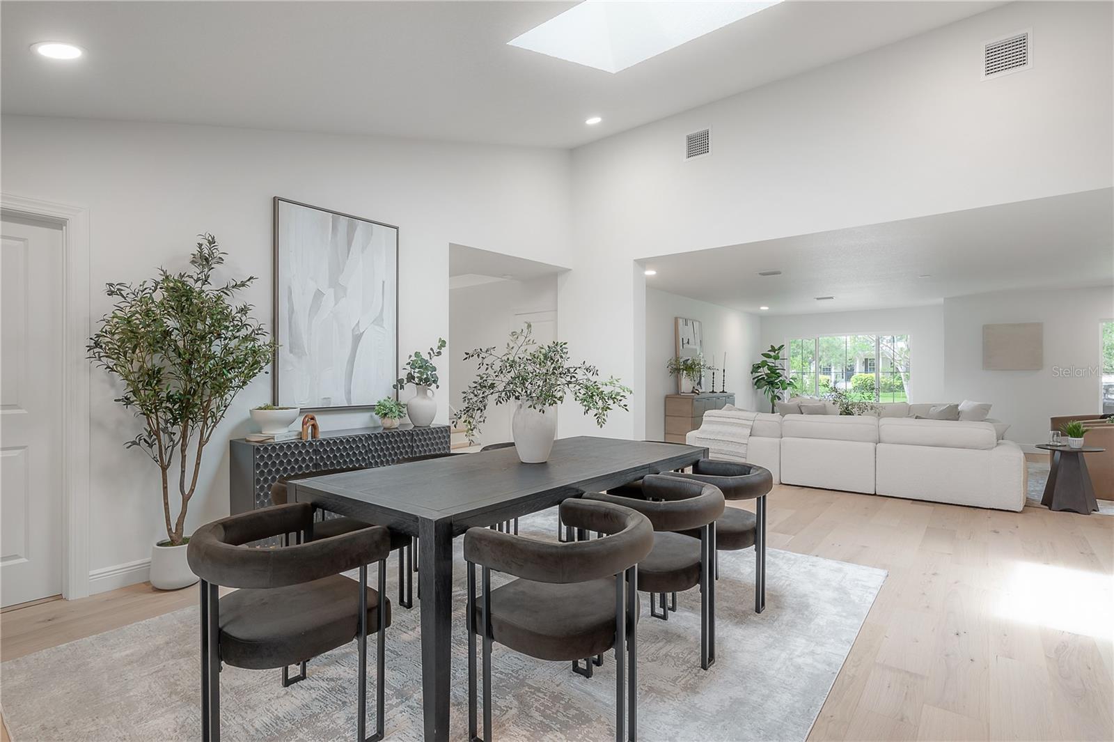 Image 15 of 48 For 471 Davis Boulevard