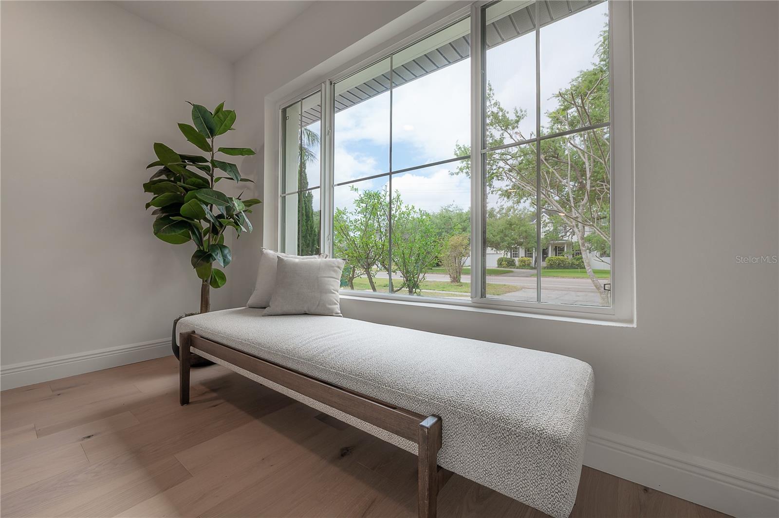 Image 17 of 48 For 471 Davis Boulevard