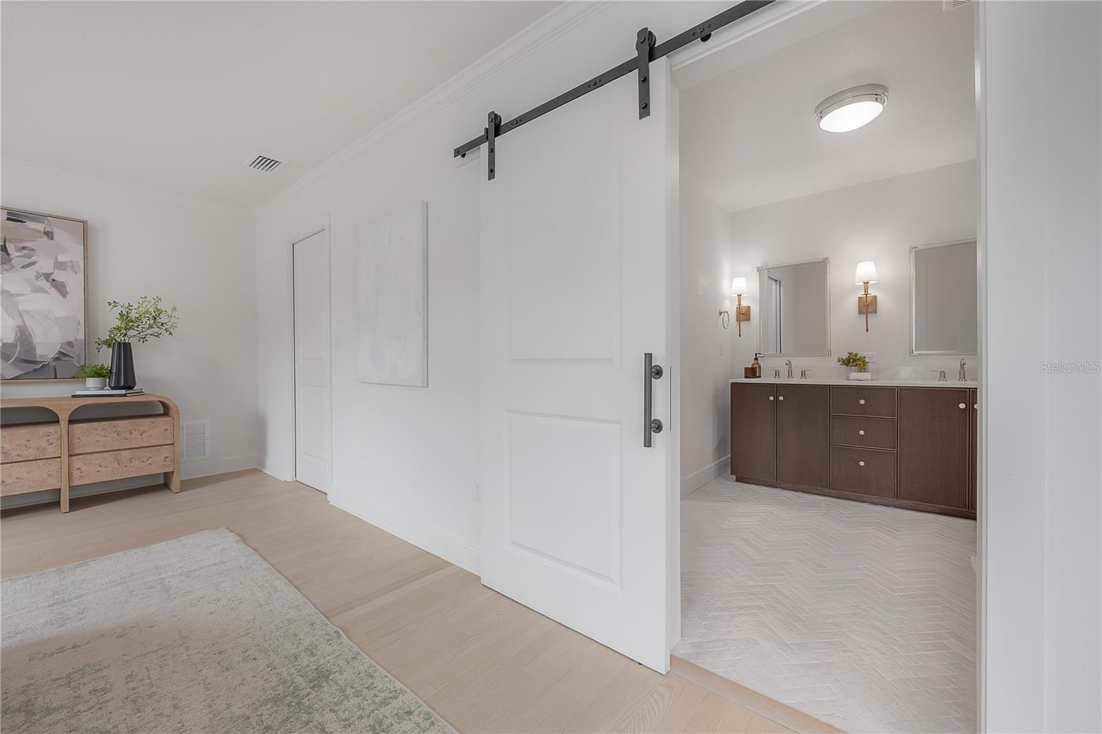 Image 22 of 48 For 471 Davis Boulevard