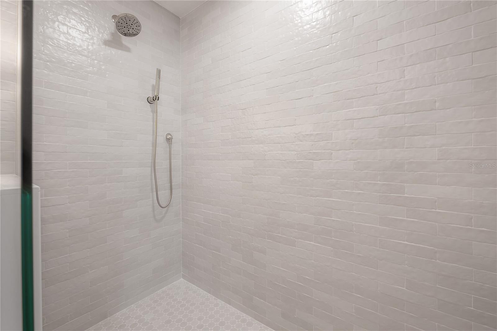 Image 26 of 48 For 471 Davis Boulevard