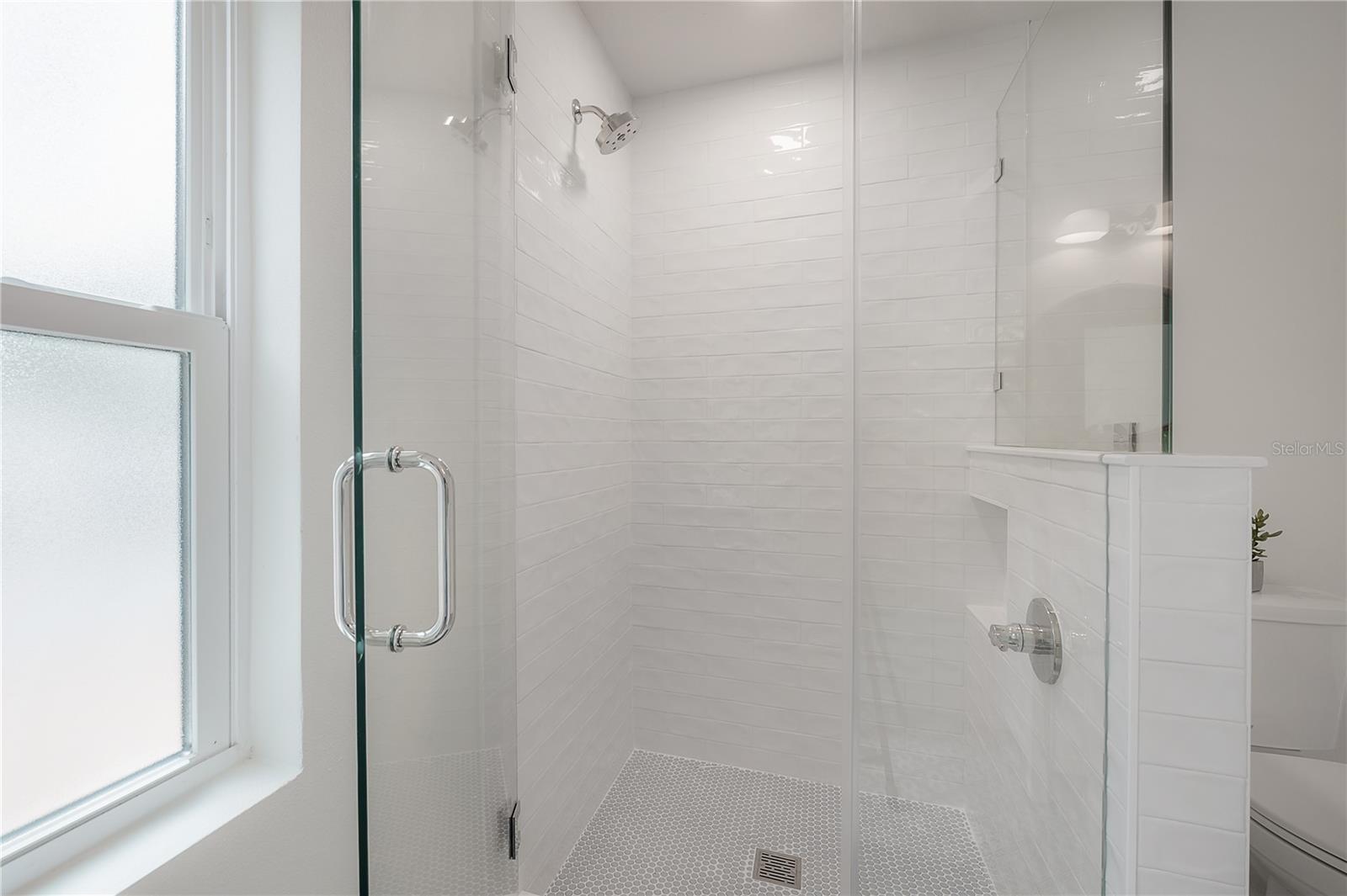 Image 36 of 48 For 471 Davis Boulevard