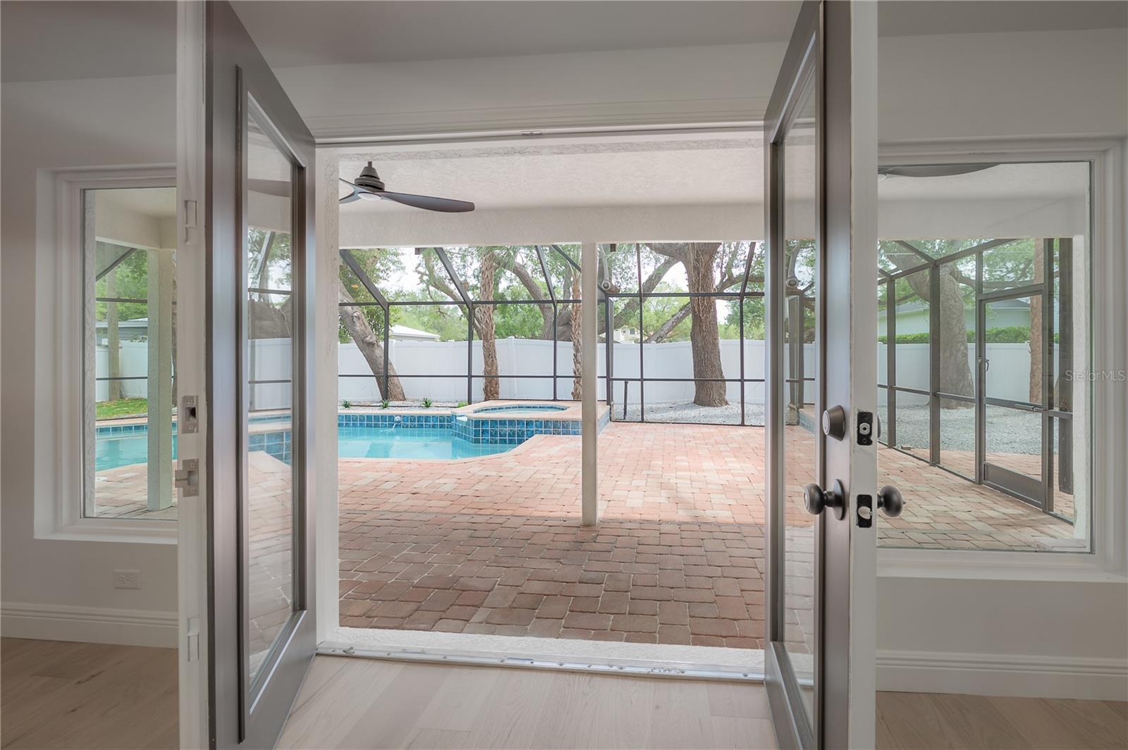 Image 40 of 48 For 471 Davis Boulevard