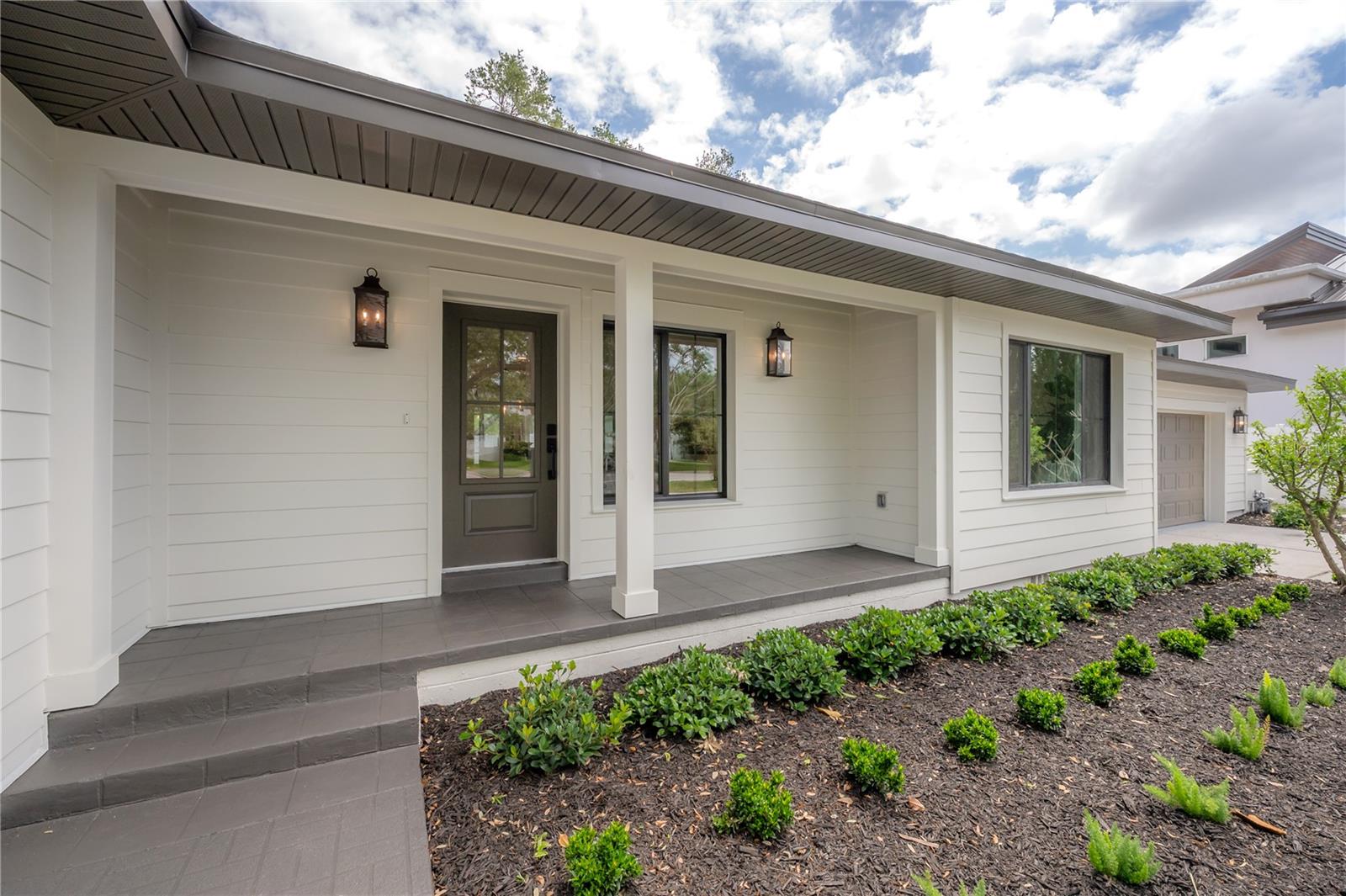 Image 5 of 48 For 471 Davis Boulevard