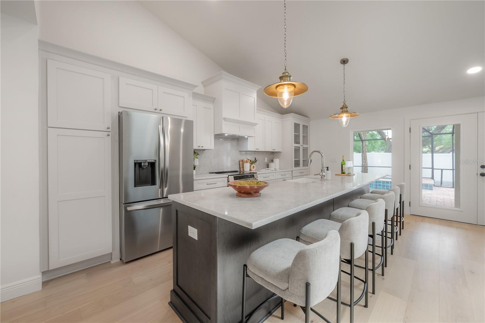 Image 8 of 48 For 471 Davis Boulevard